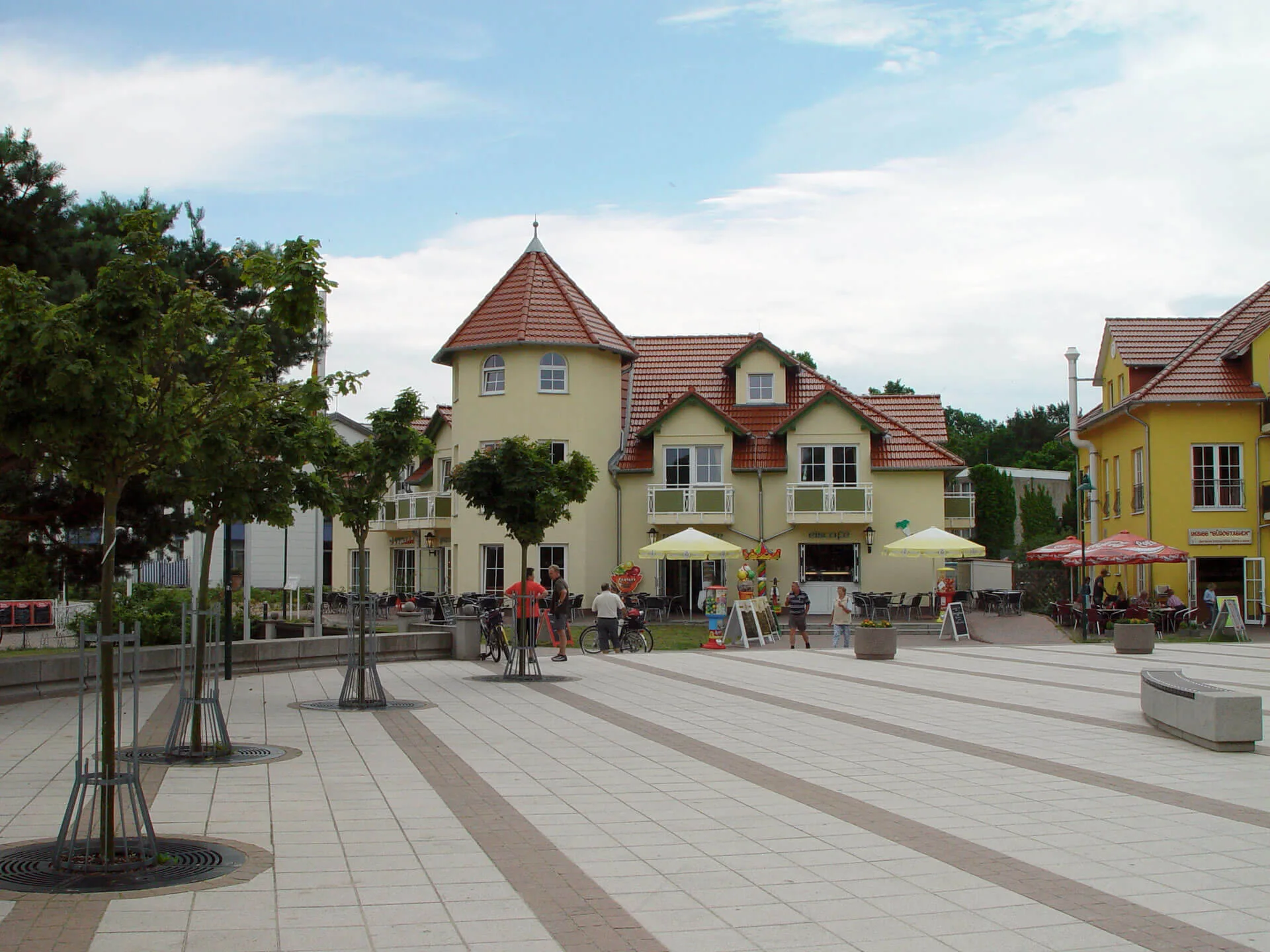 Außenansicht Hotel Ostseeblick in klassischer Bäderarchitektur